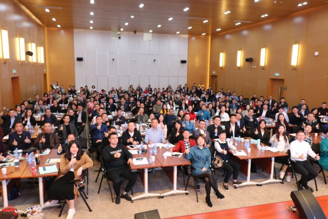 “新商學”辦學模式